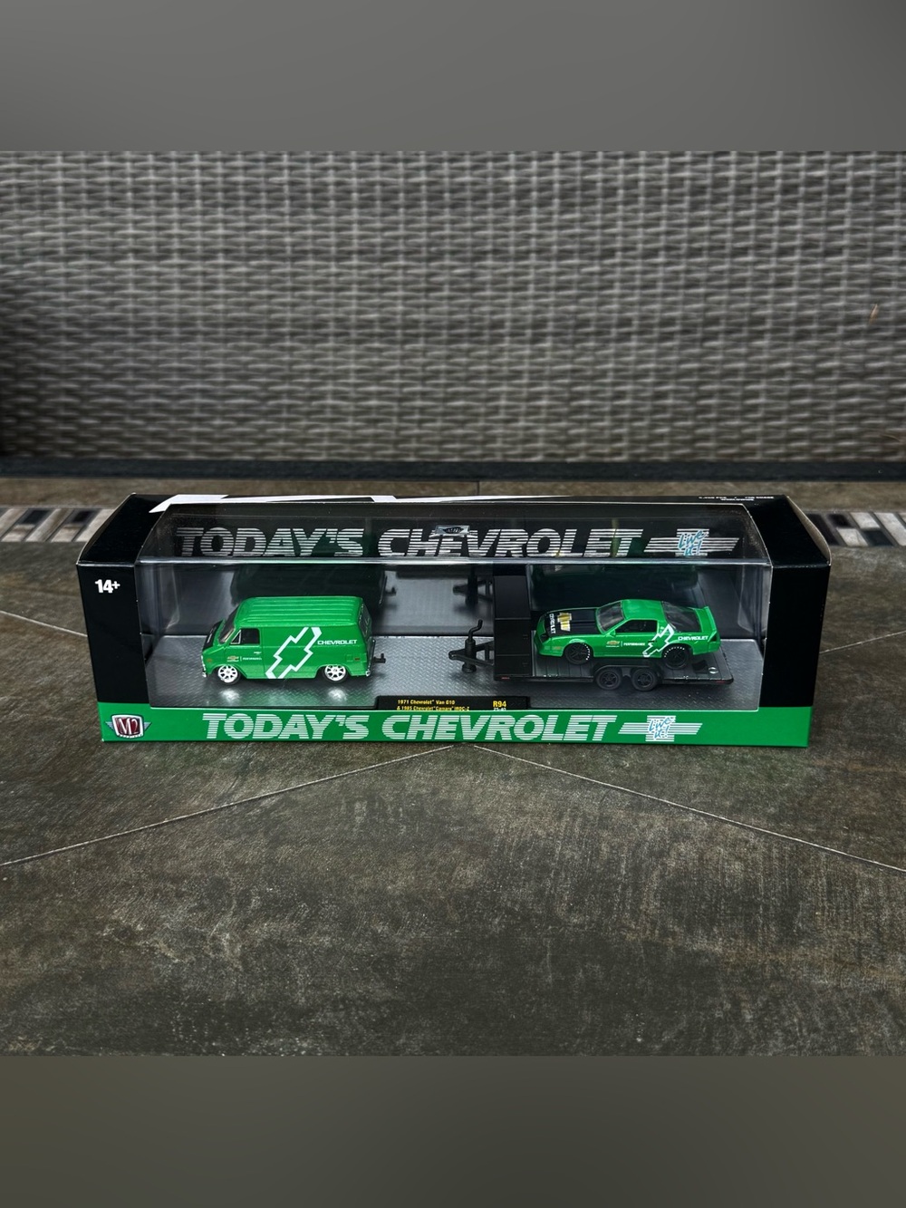 M2 Machines 1971 Chevrolet Van G10 & 1985 Chevrolet Camaro IROC-Z - NWT